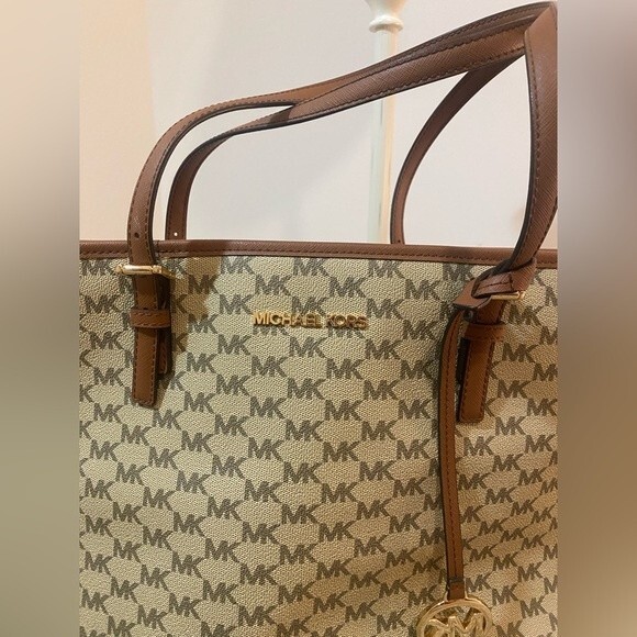 Michael Kors Jet Set Travel Bag - Picture 2 of 5